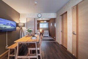 Comfort Room | Living area
