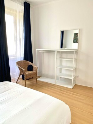 Fer et planche à repasser, Wi-Fi, draps fournis