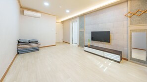 Chambre, 2 chambres (Room 203 (BBQ / Netflix))