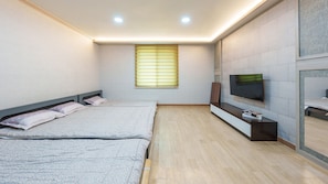 Basic Room, 1 Bedroom (Room 503 (BBQ / Netflix)) | 1 bedroom, free WiFi
