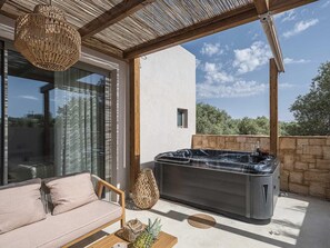 Terrace/patio - Stylish Retreat with Jacuzzi (Chania)