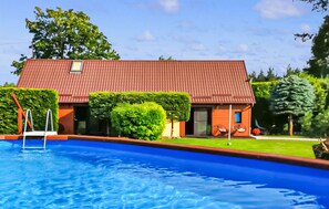A heated pool - Stunning home in Cieciorka (Cieciorka)
