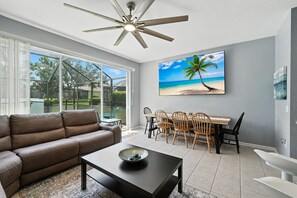 TV connectée, jeux vidéo, livres, vidéothèque