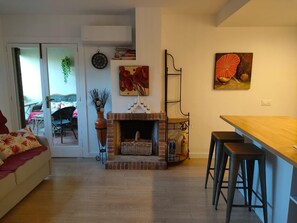 Interior - Bright apartment with terrace & sea view (IB)