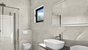 Bathroom - Casa di Elsa – Your Boutique Apartment in Jan Thiel, Curaçao (Jan Thiel)