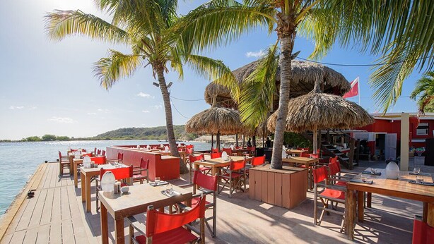 Outdoor dining - Casa di Elsa – Your Boutique Apartment in Jan Thiel, Curaçao (Jan Thiel)