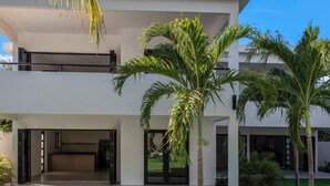 Exterior - Casa di Elsa – Your Boutique Apartment in Jan Thiel, Curaçao (Jan Thiel)