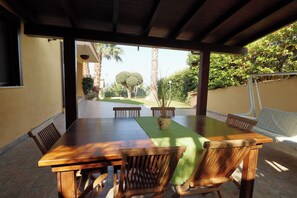 Outdoor dining