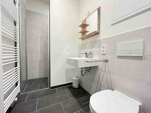 Handtücher, Seife, Toilettenpapier