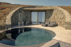 Someday Somewhere | Egyptian cotton sheets, premium bedding, memory foam beds, in-room safe - Olen Syros (Syros)