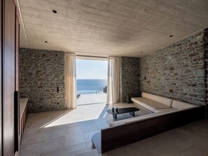 Someday Somewhere | Oppholdsområde