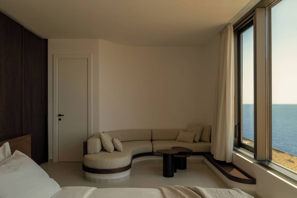 Egyptian cotton sheets, premium bedding, memory-foam beds, in-room safe