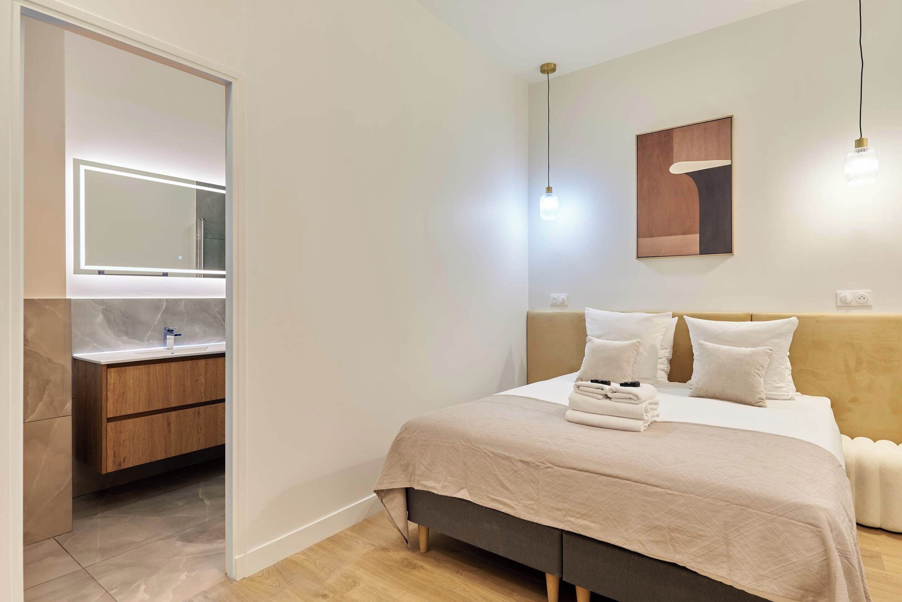 Apartment | 2 bedrooms, laptop workspace, iron/ironing board, bed sheets