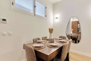 Apartment | Dining
