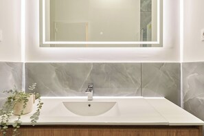 Apartment | Bathroom