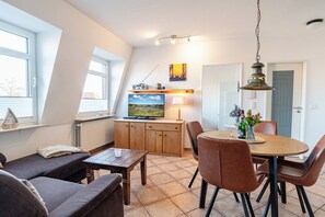 Unclassified image, 5 of 20, button