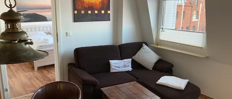 Una televisión, un reproductor de DVD