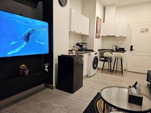 Condo, 1 habitación, balcón | Interior