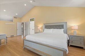 4 bedrooms, desk, iron/ironing board, travel cot