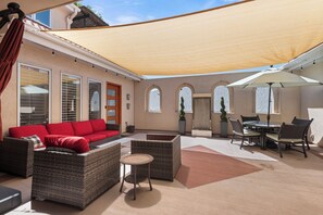 Outdoor dining - Heart of Cherry Creek | Group Retreat | Hot Tub (Denver)