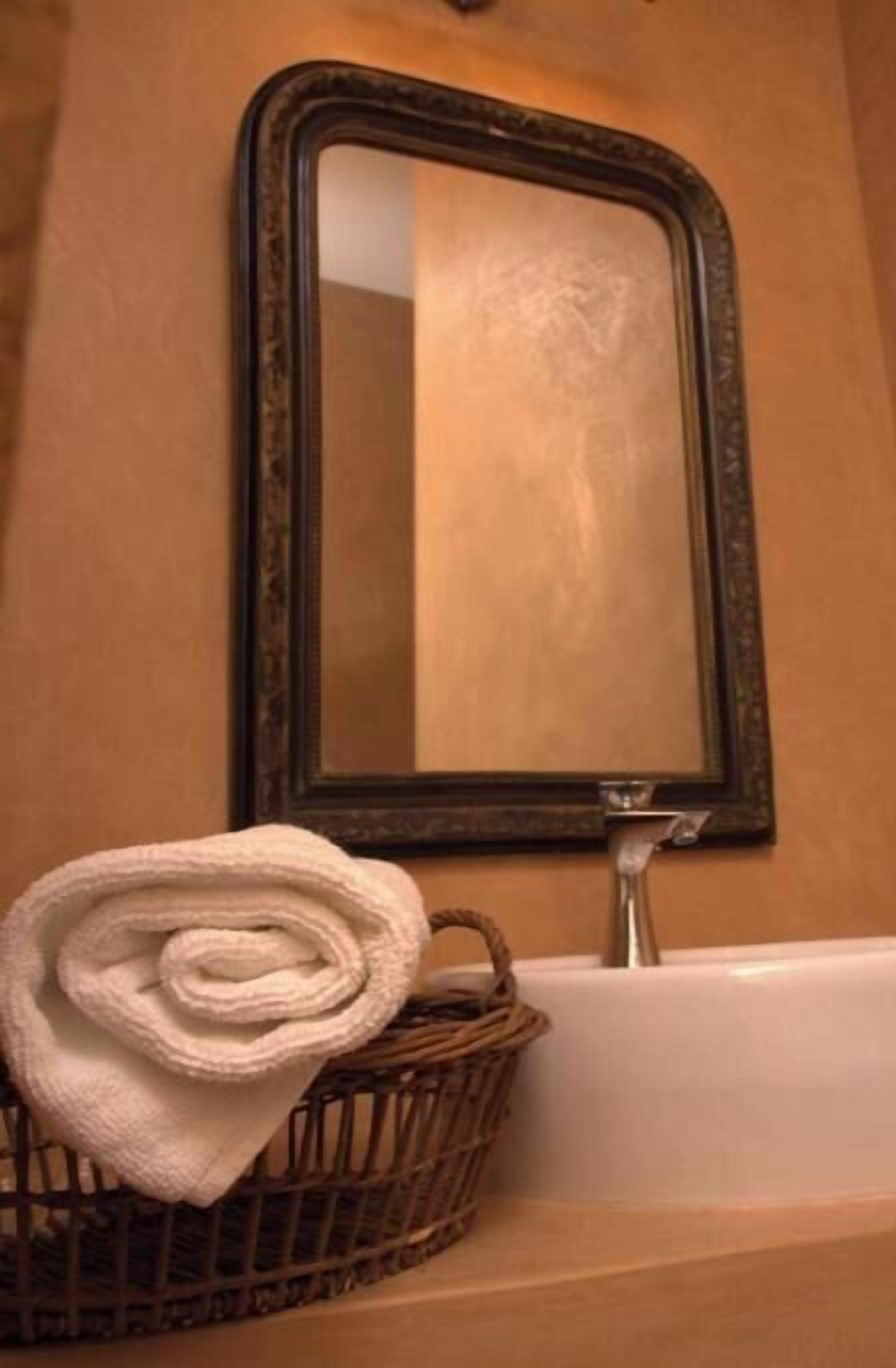 Douche, savon, papier toilette