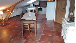 Dining - Gîte de Jassenove (Jassenove-du-Larzac)