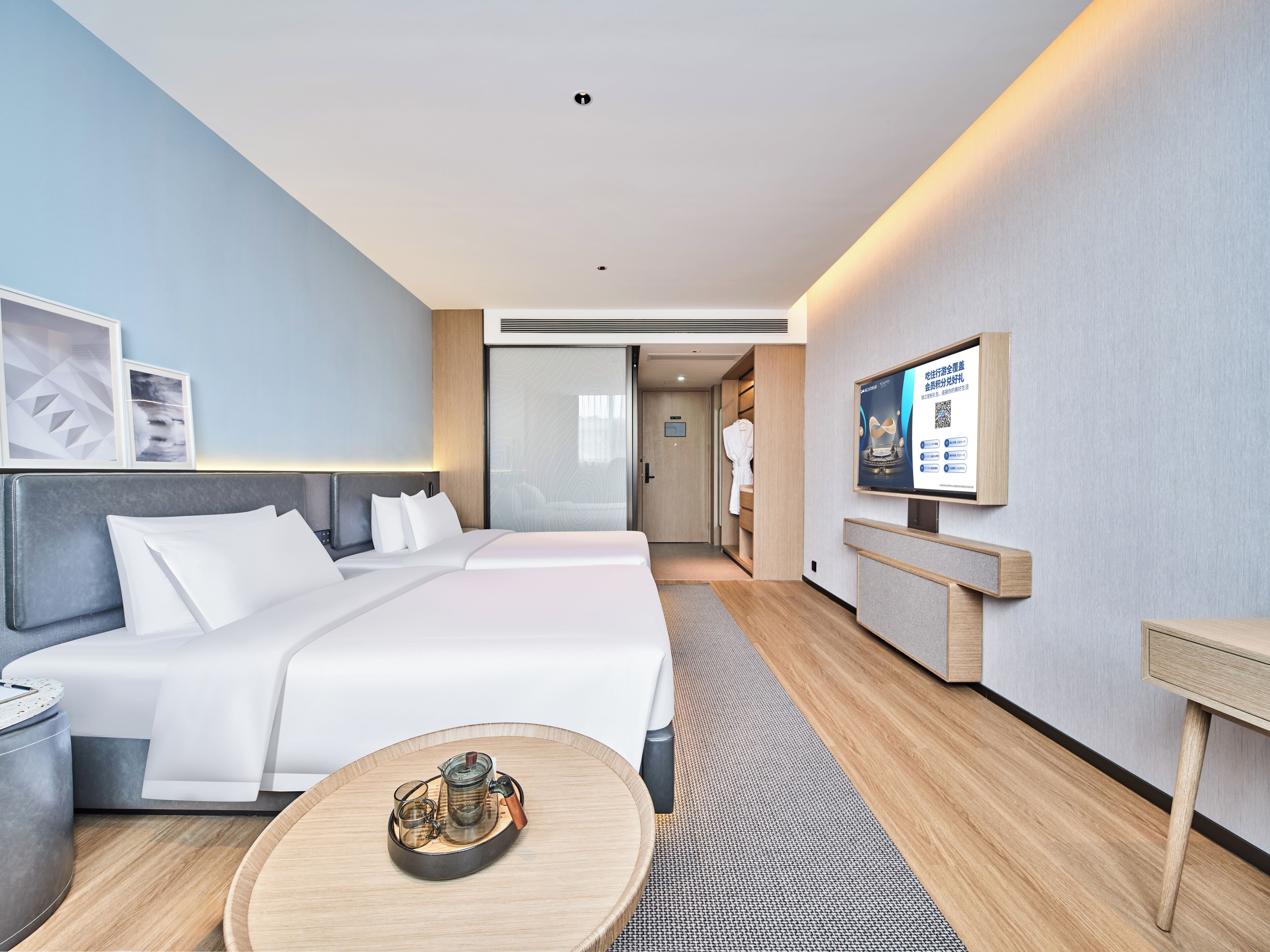 Desk, laptop workspace, free WiFi