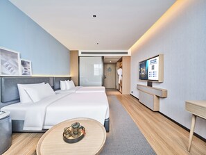 Desk, laptop workspace, free WiFi - Country Inn & Suites Xi'an Bell Towers (Xi'an)