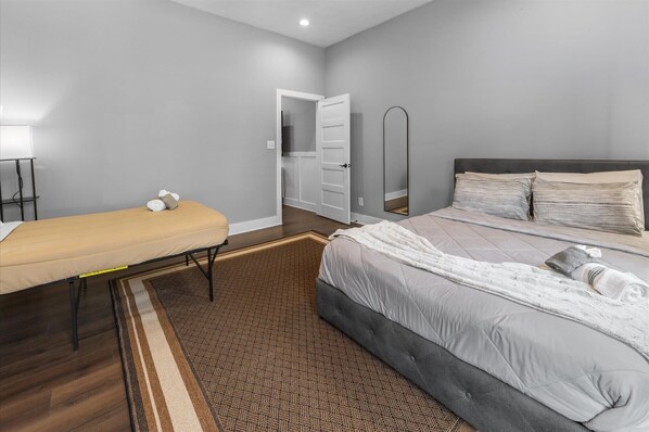 3 chambres, fer et planche à repasser, Wi-Fi, draps fournis