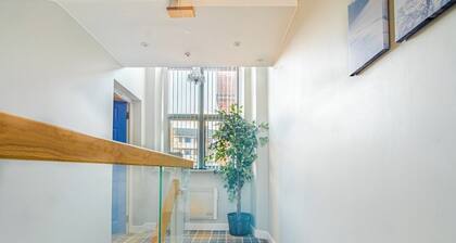 Chic Loft Apartment in Kelham Island, Sheffield