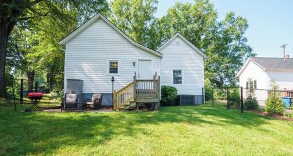 Cozy 2 bedroom in heart of Hickory, NC