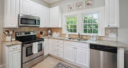 Cozy 2 bedroom in heart of Hickory, NC