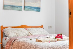 2 dormitorios, tabla de planchar con plancha, wifi y ropa de cama