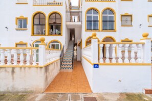 Exterior detail - Apartment 'Buen Ambiente' with Shared Pool, Shared Garden and Wi-Fi (Orihuela)