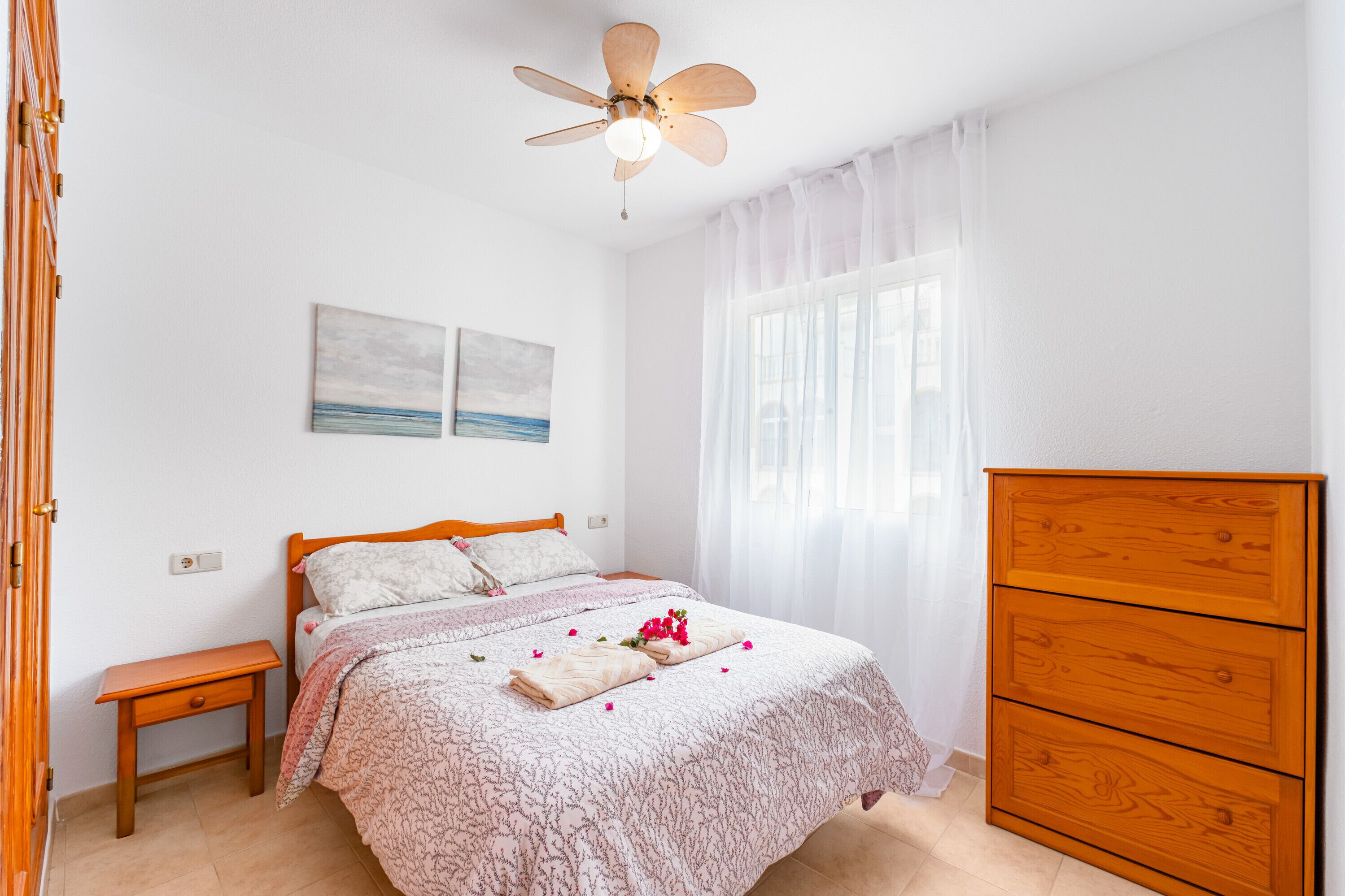 2 makuuhuonetta, silitysrauta/-lauta, Wi-Fi, vuodevaatteet