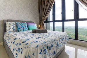 3 bedrooms, iron/ironing board, WiFi, bed sheets