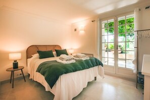 Bügeleisen/Bügelbrett, kostenloses WLAN, Bettwäsche