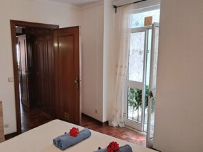 1 makuuhuone, työpöytä, internet