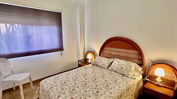 3 habitaciones, tabla de planchar con plancha y acceso a internet