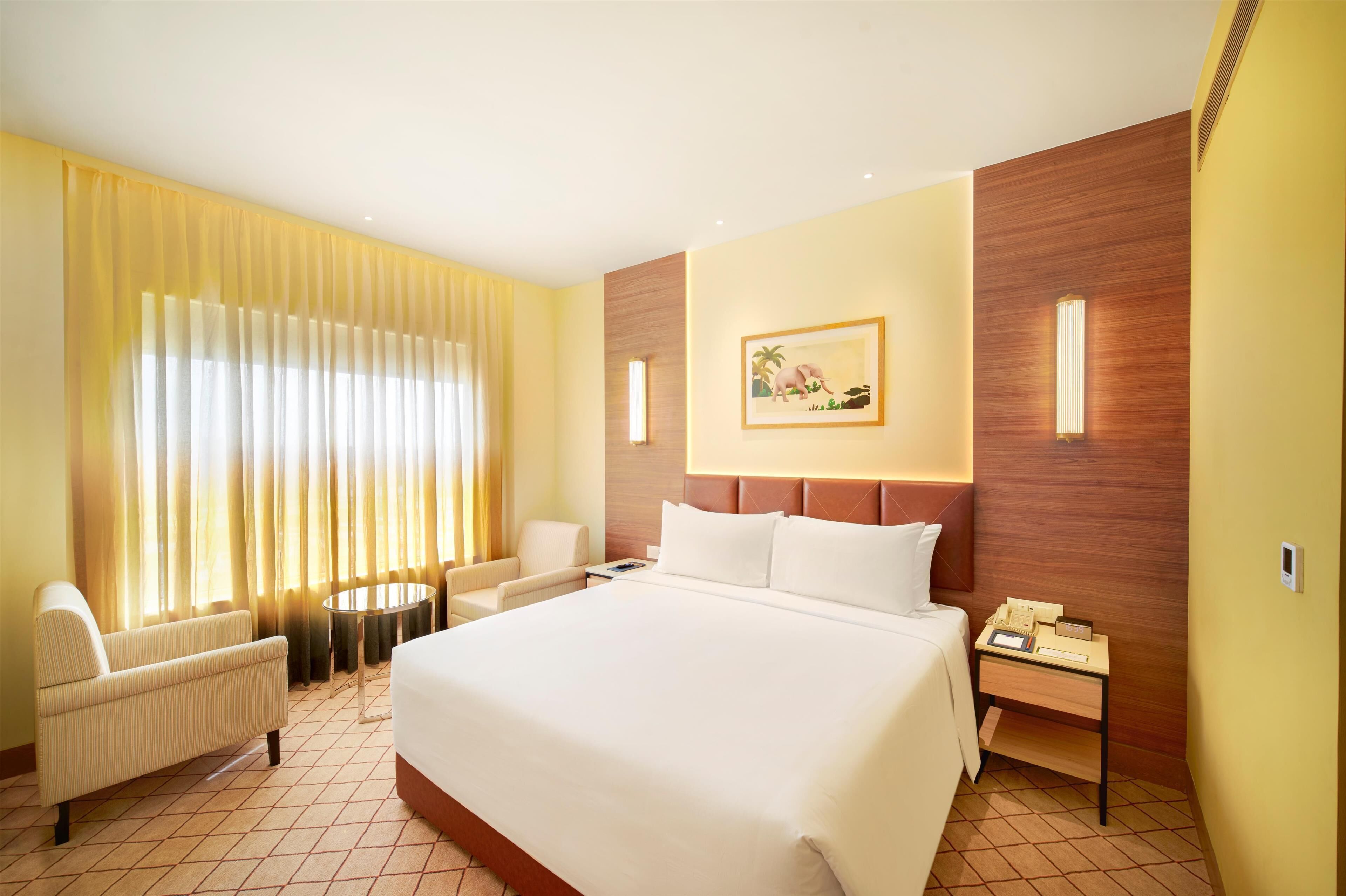 Suite, 1 cama matrimonial | Cortinas blackout, insonorización y tabla de planchar con plancha 