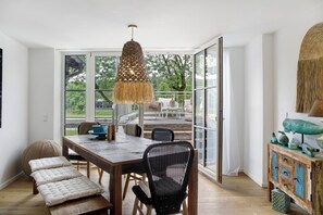 Dining - Apartment 'Lieblingsplatz' with Mountain View, Private Terrace and Wi-Fi (Bad Tölz)