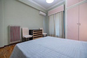 1 chambre, fer et planche à repasser, Wi-Fi, draps fournis