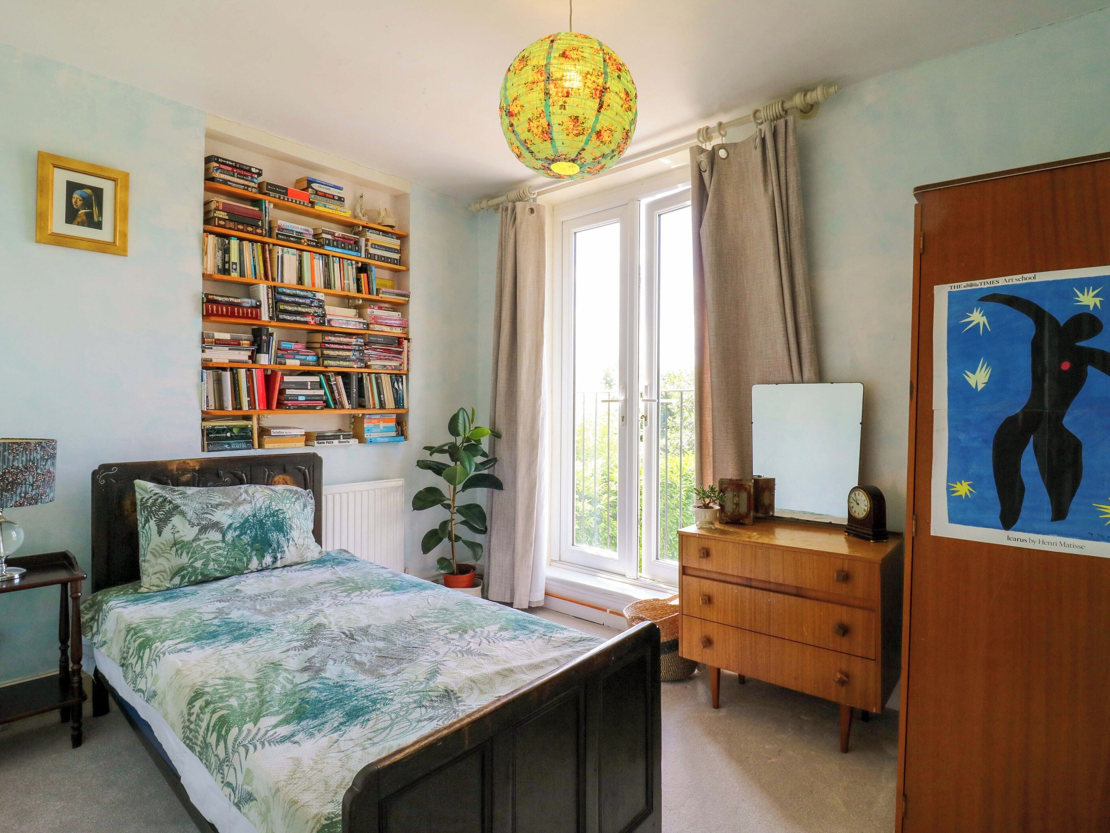 4 bedrooms, individually decorated, individually furnished, free WiFi