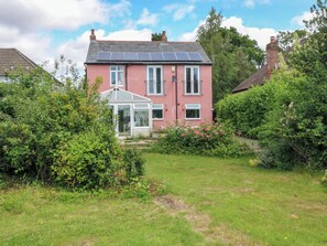 Exterior - Hillside (High Wycombe)