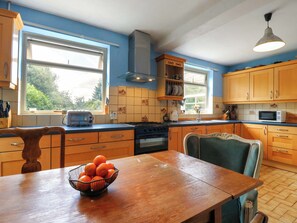 Cookware/dishes/utensils