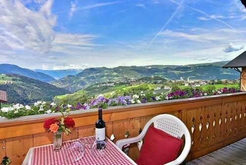 Farmhouse 'Gatterpunerhof' with Mountain View, Shared Terrace and Wi-Fi