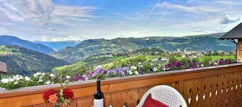 Farmhouse 'Gatterpunerhof' with Mountain View, Shared Terrace and Wi-Fi