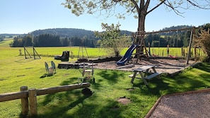 Children's area - Apartment 'Heidelbeere' with Shared Terrace, Shared Garden and Wi-Fi (Lauterbach)