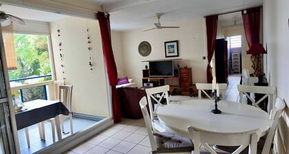 T3 🇷🇪 furnished two steps from the beach 🏖️ Saint-Pierre 🌅