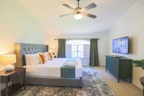 4 Schlafzimmer, Bügeleisen/Bügelbrett, Reisekinderbett, WLAN